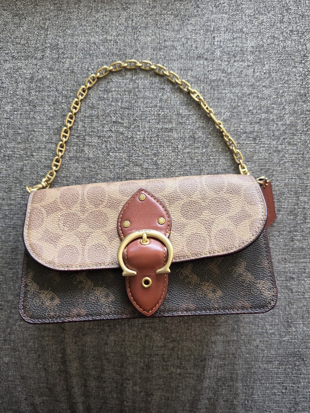 Coach beat bag with Chain